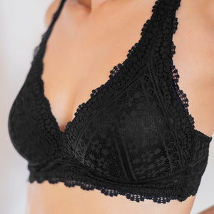 Hoppy Poppy! V2.0 Seamless Lightly-Lined Lace Bralette in Black