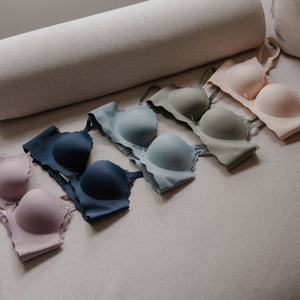 Perky Lift! Lash-Lace Seamless Push Up Wireless Bra in Sunset Plum