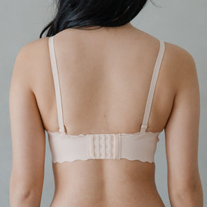 Perky Lift! Lash-Lace Seamless Push Up Wireless Bra in Pinkish Nude