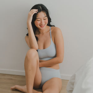 air-ee Scoop Neck Seamless Pullover Bra (Signature Edition) in Baby Blue
