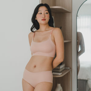 air-ee Scoop Neck Seamless Pullover Bra (Signature Edition) in Baby Pink