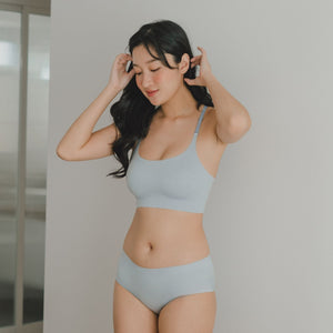 air-ee Scoop Neck Seamless Pullover Bra (Signature Edition) in Baby Blue