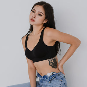 Air-ee Seamless Bra in Black - Thick Straps (Signature Edition)