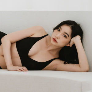 Air-ee Seamless Bra in Black - V-Neck (Signature Edition)