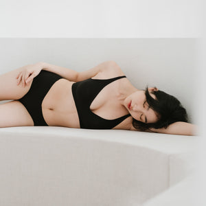 Air-ee Seamless Bra in Black - V-Neck (Signature Edition)