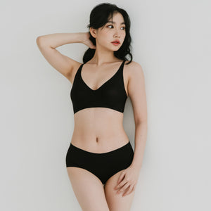 Air-ee Seamless Bra in Black - V-Neck (Signature Edition)