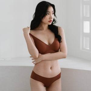 Air-ee Seamless Bra in Cocoa Milk - V-Neck (Signature Edition)