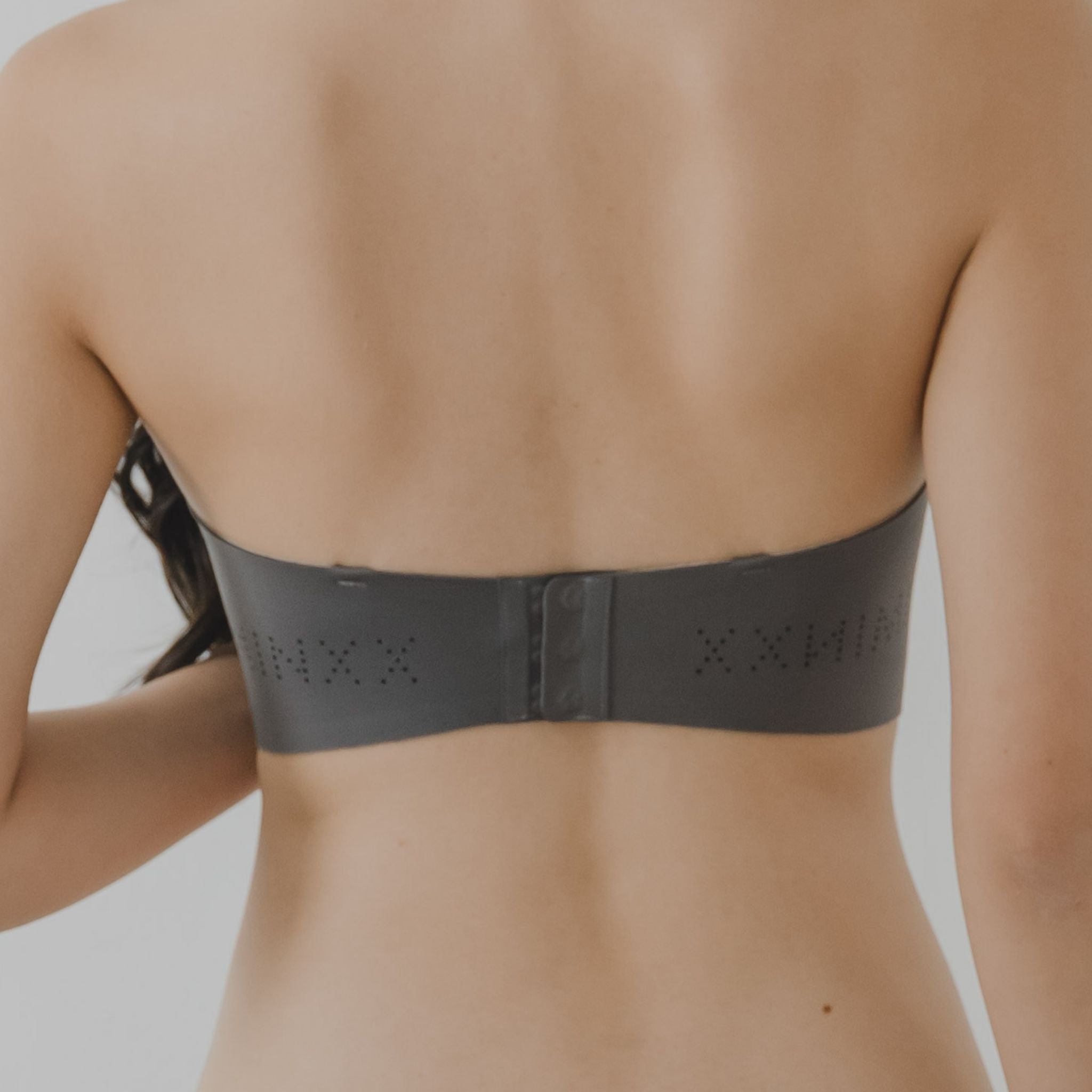 air-ee Seamless Anti-slip Strapless Bra in Charcoal (Machine Wash Edition)