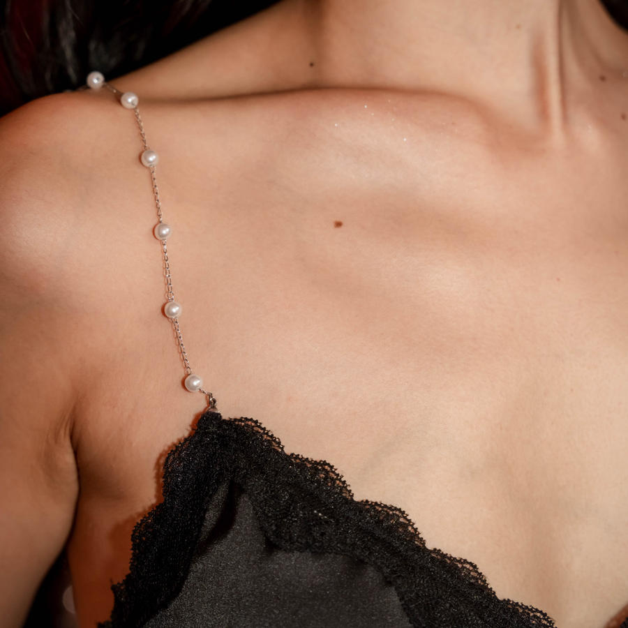 Soft Bloom Straps in Black