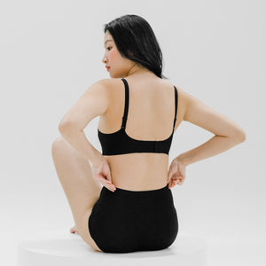 air-ee No-Wedgie Super High-Rise Seamless Cheekie (Signature Edition) in Black