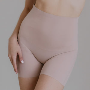 Air-Shaper Super High-Rise Seamless Shortie (Medium Compression)