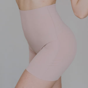 Air-Shaper Super High-Rise Seamless Shortie (Medium Compression)