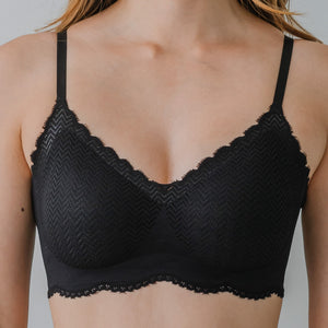 air-ee Lace Seamless Bra in Black (Signature Edition)