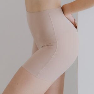 Air-Shaper Super Mid-Rise Seamless Shortie (Medium Compression)